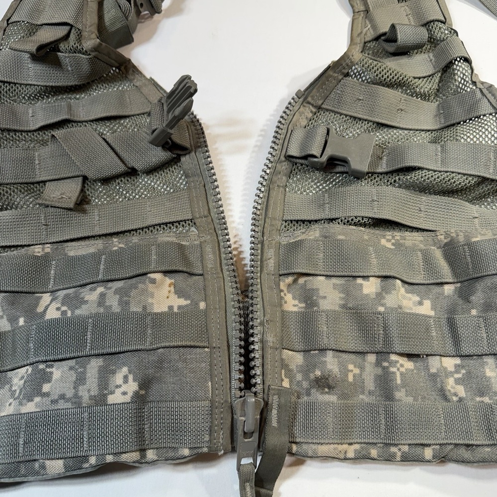 ACU FLC Vest Fighting Load Carrier, US Army MOLLE II Digital Camo USGI - Picture 8 of 9